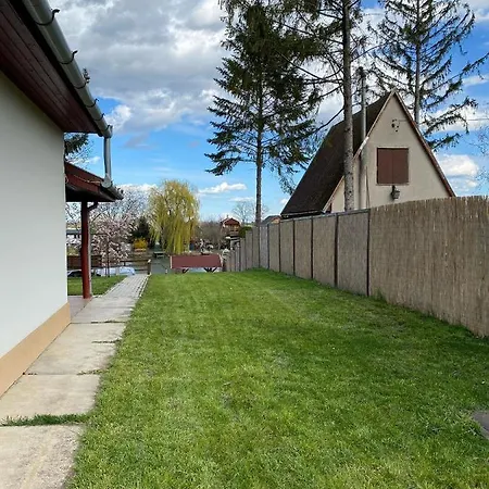 B&Z Vendeghaz Villa Bekesszentandras Exterior photo